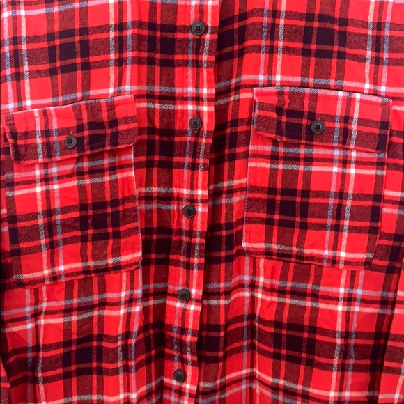 🌶 3/$30 Boyfriend Shirt, Secret Pockets - Picture 3 of 4